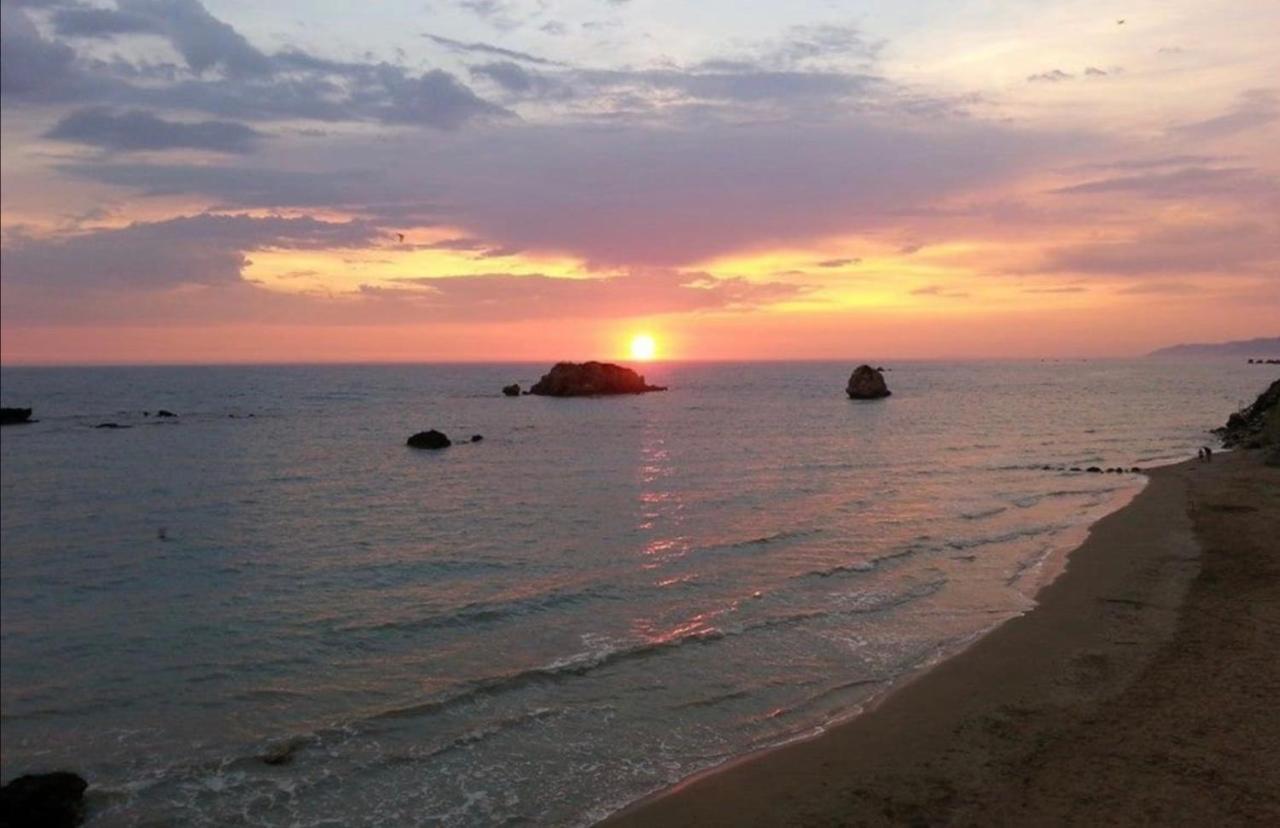 Stefanias Prasoudi Beach Ágios Matthaíos 外观 照片